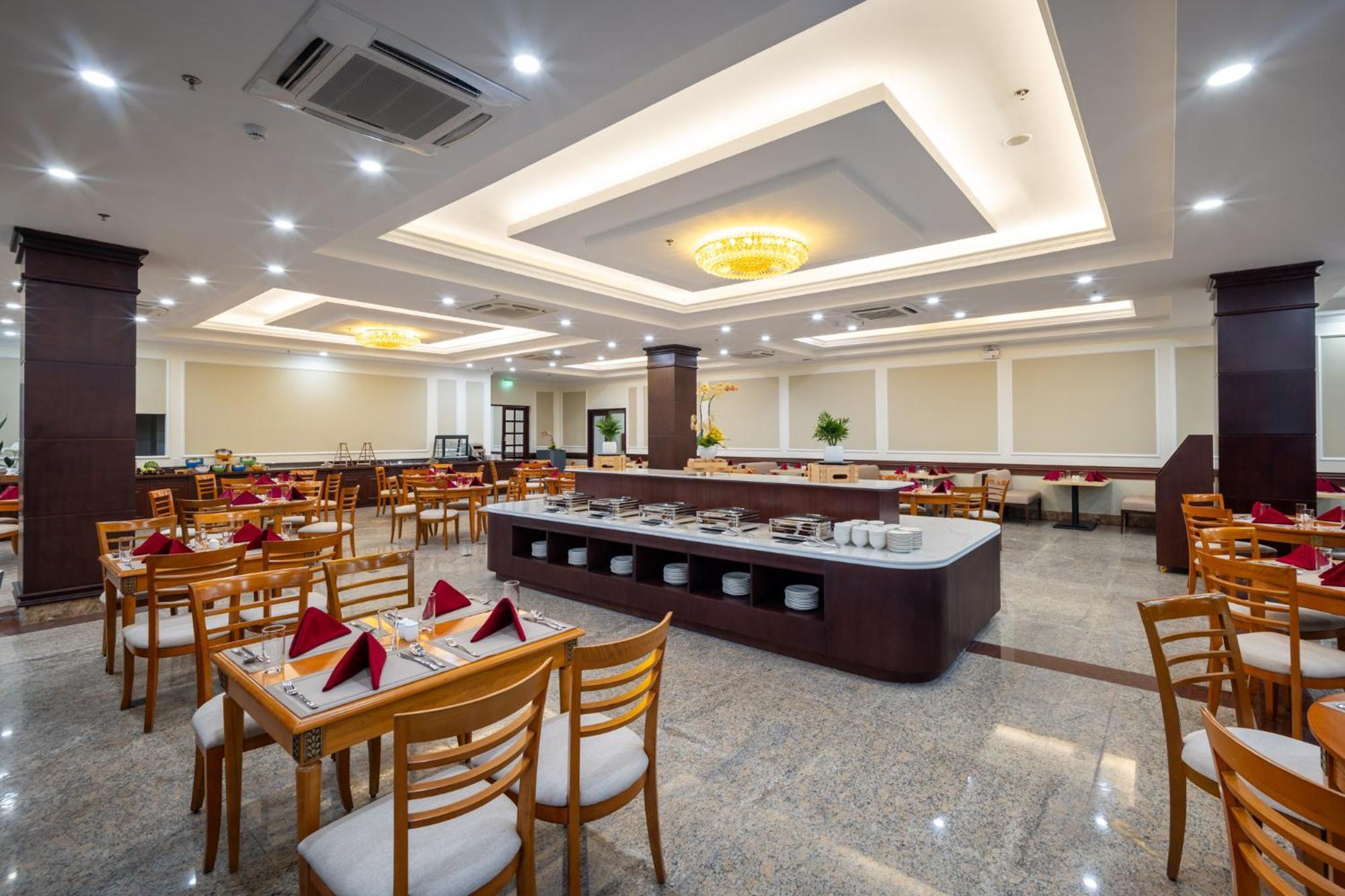 The Hub Hotel - Airport Ho Chi Minh City Exterior photo